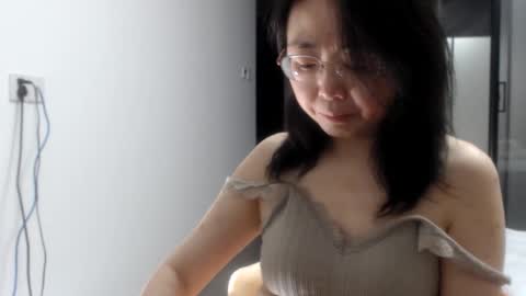 Snapshot of cbz112233 chatting on February 2025 02:54:02 PM ANNYANNY online show from February 2025 02:54:02 PM