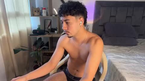 Carlos online show from October 2025 08:08:02 PM