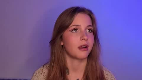 Lina  online show from November 2025 07:48:02 PM