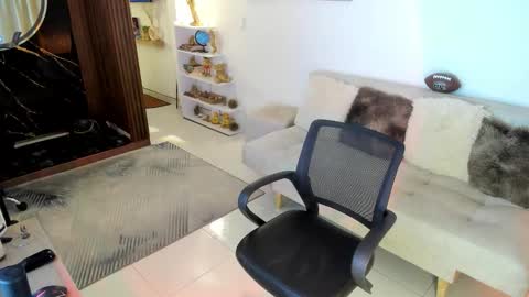 Andrea online show from October 2025 02:26:01 AM