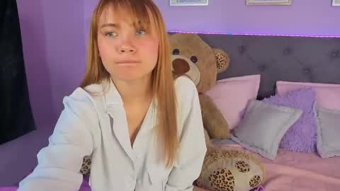 Snapshot of celeste_london chatting on June 2026 07:42:01 PM C E L E S T E online show from June 2026 07:42:01 PM