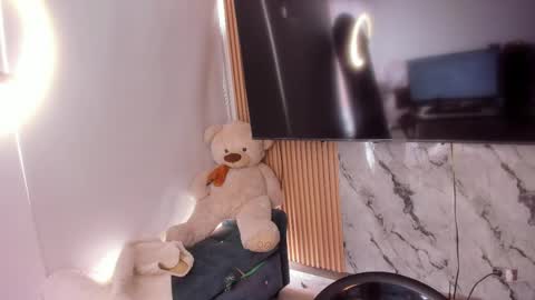 Snapshot of celeste_pervert chatting on May 2026 03:44:02 PM mia sofiabohorquez INSTAGRAM online show from May 2026 03:44:02 PM