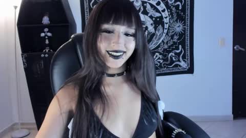   online show from November 2025 10:32:02 PM