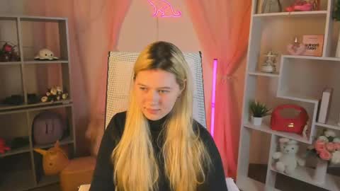 your cute kitty online show from April 2026 07:06:02 PM