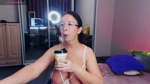 Snapshot of celine_faer1 chatting on May 2026 01:05:02 PM Celine online show from May 2026 01:05:02 PM