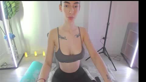 Snapshot of celine_roxelle chatting on November 2025 09:30:02 AM Celine Roxelle online show from November 2025 09:30:02 AM