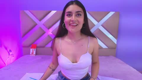 Snapshot of celine_visconti chatting on April 2026 08:33:02 PM online show from April 2026 08:33:02 PM