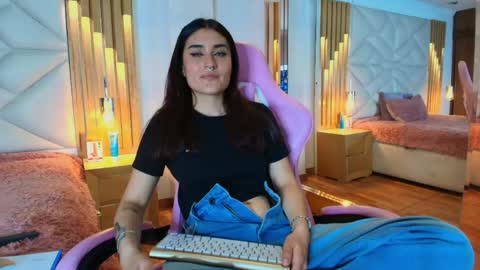 Snapshot of celine_visconti chatting on April 2026 09:52:01 PM online show from April 2026 09:52:01 PM
