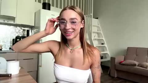 Snapshot of celineruppert chatting on June 2026 01:47:02 AM Amilia online show from June 2026 01:47:02 AM