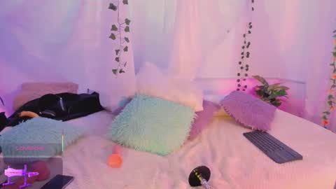 Hello guys my name is Sofi and Lizzie and  Vanessa online show from December 2025 08:49:02 PM