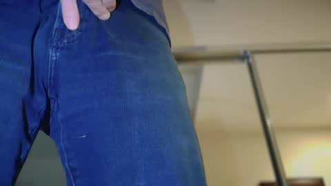 Snapshot of centerfield24 chatting on October 2025 03:40:01 PM Centerfield online show from October 2025 03:40:01 PM