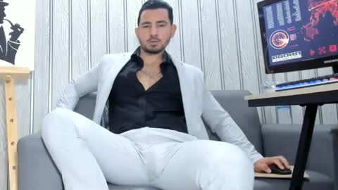 Snapshot of cesar_dant chatting on April 2026 04:52:01 PM Cesar online show from April 2026 04:52:01 PM