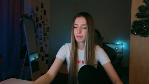 my name is Eva online show from December 2025 09:33:02 PM