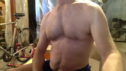 Snapshot of cfnmworkout1 chatting on January 2025 07:39:01 PM cfnmworkout1 online show from January 2025 07:39:01 PM