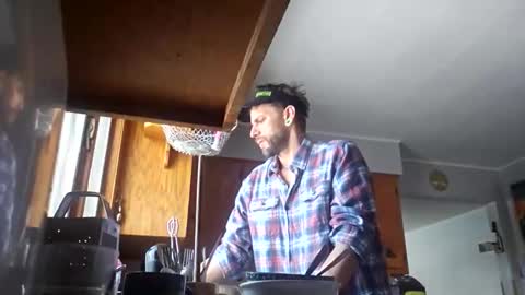 Snapshot of cguffey2284 chatting on December 2025 04:24:01 PM cguffey2284 online show from December 2025 04:24:01 PM