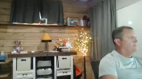 Snapshot of chadmichaell chatting on May 2026 11:10:02 PM chadmichaell online show from May 2026 11:10:02 PM