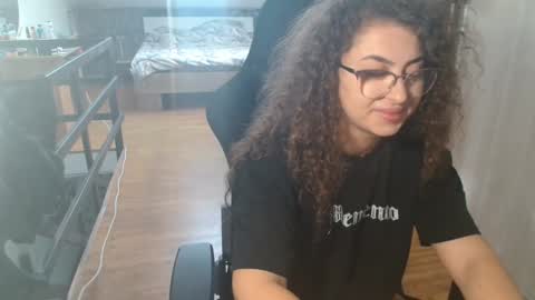 Snapshot of chanelis069 chatting on November 2025 10:36:01 AM Stephanieblisss online show from November 2025 10:36:01 AM