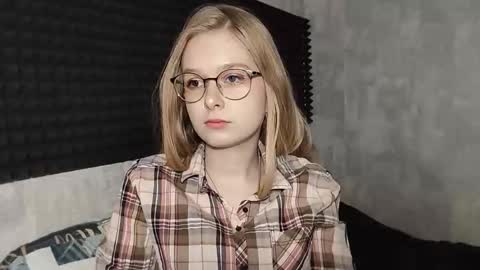 Lia online show from February 2026 08:24:02 AM