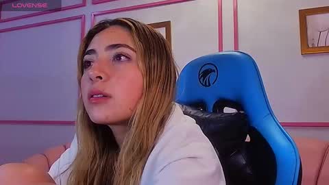 Snapshot of channel_blonde_a chatting on December 2024 08:22:02 AM channel_blonde_a online show from December 2024 08:22:02 AM