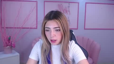 Snapshot of channel_blonde_a chatting on December 2024 04:57:01 PM channel_blonde_a online show from December 2024 04:57:01 PM