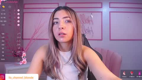 Snapshot of channel_blonde_a chatting on February 2025 07:42:01 PM channel_blonde_a online show from February 2025 07:42:01 PM