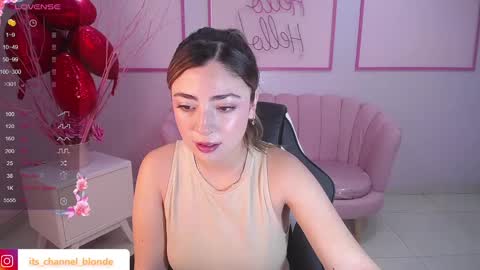 Snapshot of channel_blonde_a chatting on February 2025 05:09:02 PM channel_blonde_a online show from February 2025 05:09:02 PM