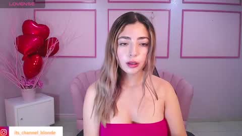 Snapshot of channel_blonde_a chatting on February 2025 04:32:01 PM channel_blonde_a online show from February 2025 04:32:01 PM