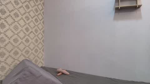 Raquel  online show from January 2025 12:18:01 PM