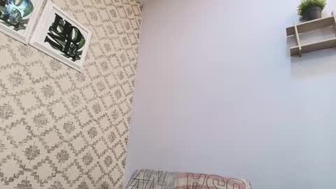 Raquel  online show from February 2025 12:05:02 PM