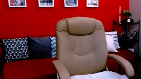 The Queen online show from September 2025 12:48:02 AM