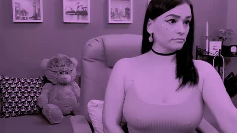 Snapshot of chantallovely chatting on May 2026 09:53:01 PM The Queen online show from May 2026 09:53:01 PM