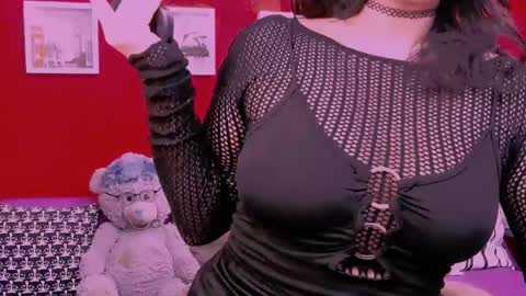 Snapshot of chantallovely chatting on May 2026 06:38:01 PM The Queen online show from May 2026 06:38:01 PM