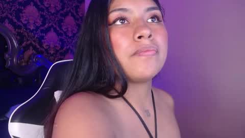 Snapshot of chantalpetit chatting on April 2026 05:48:02 PM chantalpetit online show from April 2026 05:48:02 PM