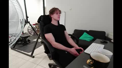 Snapshot of charles_dreams chatting on November 2025 02:51:01 PM CHARLES DREAMS online show from November 2025 02:51:01 PM