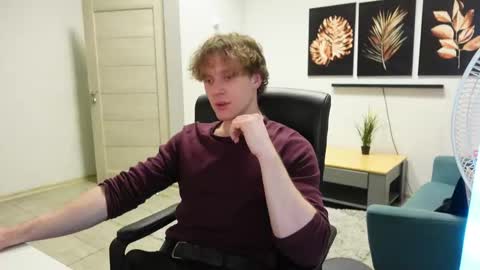 Snapshot of charles_dreams chatting on November 2025 10:47:02 PM CHARLES DREAMS online show from November 2025 10:47:02 PM