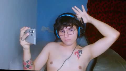 Snapshot of charley_quin chatting on May 2026 01:33:02 AM Charley quinn online show from May 2026 01:33:02 AM