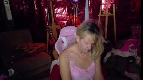 Charli online show from December 2025 01:00:01 AM