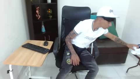 Snapshot of charlie_oconnor chatting on December 2024 04:26:01 AM Charlie oconnor online show from December 2024 04:26:01 AM