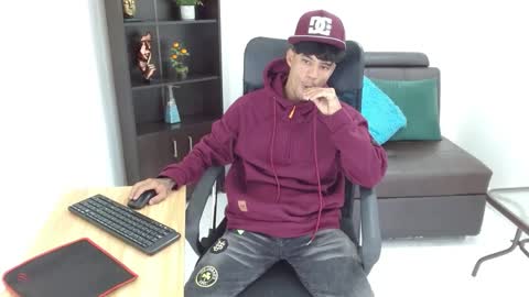 Snapshot of charlie_oconnor chatting on December 2024 03:01:02 AM Charlie oconnor online show from December 2024 03:01:02 AM