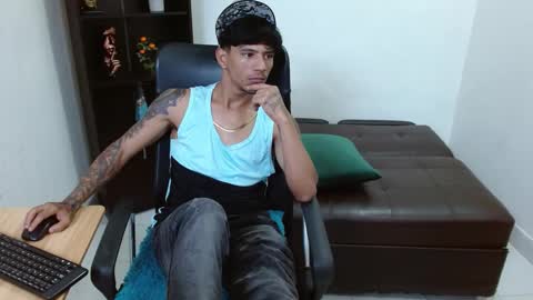 Snapshot of charlie_oconnor chatting on January 2025 10:05:01 AM Charlie oconnor online show from January 2025 10:05:01 AM