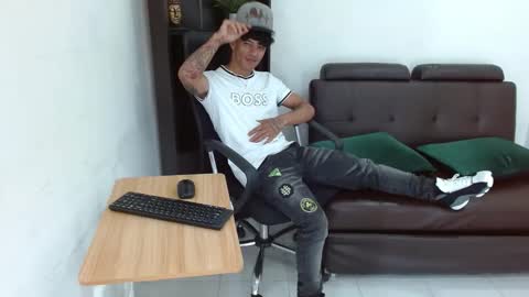 Snapshot of charlie_oconnor chatting on January 2025 03:37:01 AM Charlie oconnor online show from January 2025 03:37:01 AM