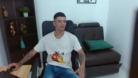 Snapshot of charlie_oconnor chatting on February 2025 02:44:02 AM Charlie oconnor online show from February 2025 02:44:02 AM