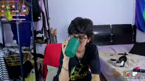 Snapshot of charlietaylorr__ chatting on June 2026 04:25:02 AM Charlie online show from June 2026 04:25:02 AM