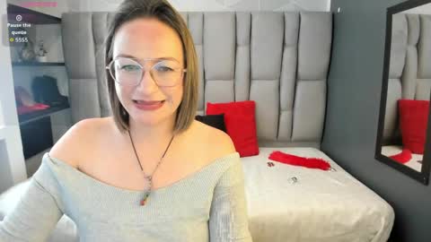 Charlot milf online show from June 2026 02:33:01 PM