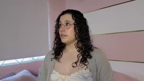 Snapshot of charlote__miller chatting on October 2025 11:43:01 AM You honey online show from October 2025 11:43:01 AM