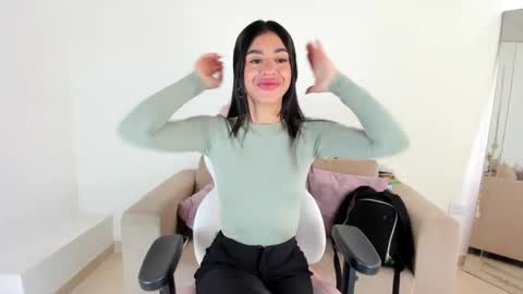    online show from February 2025 07:52:01 PM