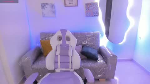    online show from October 2025 07:03:02 PM