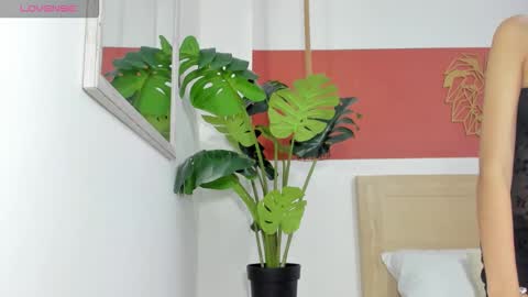 Snapshot of charlote_smit_ chatting on March 2026 02:13:02 AM C H A R L O T E online show from March 2026 02:13:02 AM