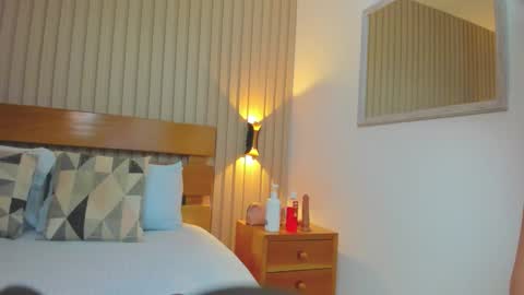 Snapshot of charlotee18_ chatting on November 2025 02:21:01 AM charlotee18_ online show from November 2025 02:21:01 AM