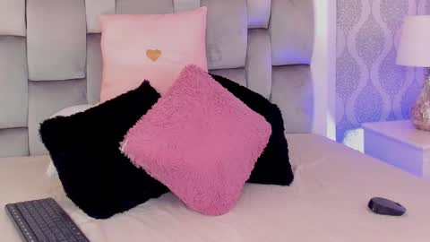   Charlotte  online show from September 2025 03:08:01 AM